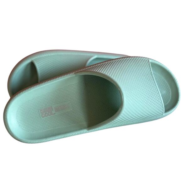 Womens Slides Size Medium Mint Green Sandals House Slippers Classic Mom Shoe - Picture 1 of 7